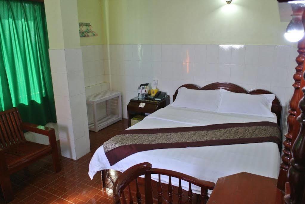 Palace Hotel Mandalaj Zewnętrze zdjęcie